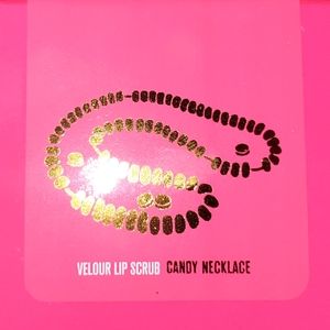 Jeffree Star velour lip scrub